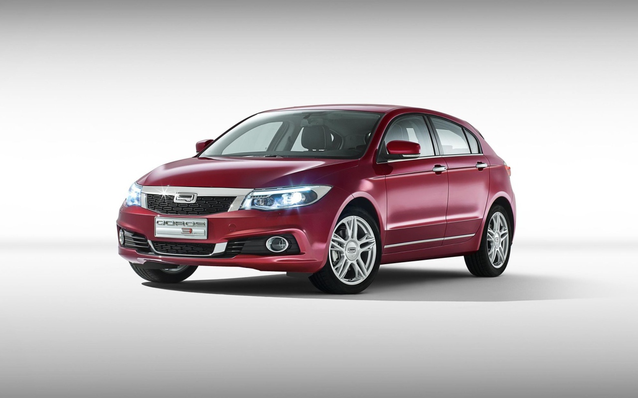 Надежный автомобиль Qoros 3 2014