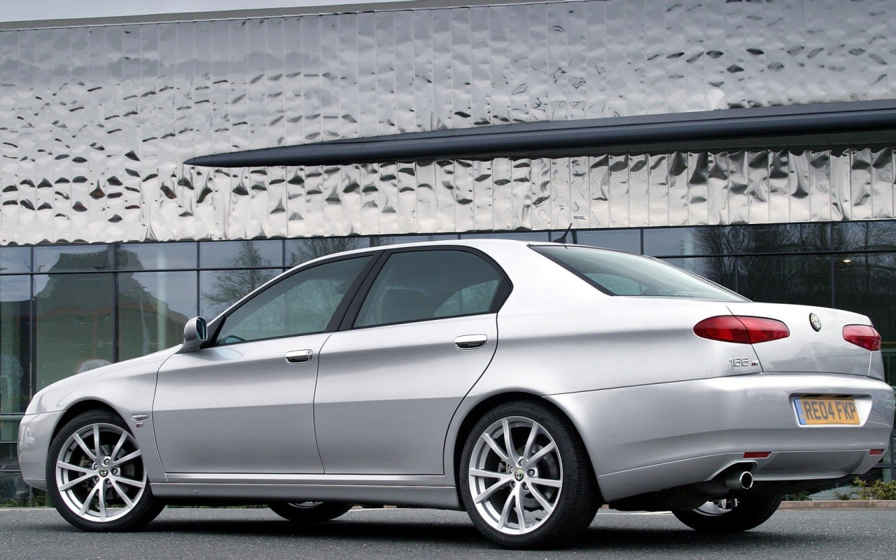 Тест драйв автомобиля Alfa Romeo 166