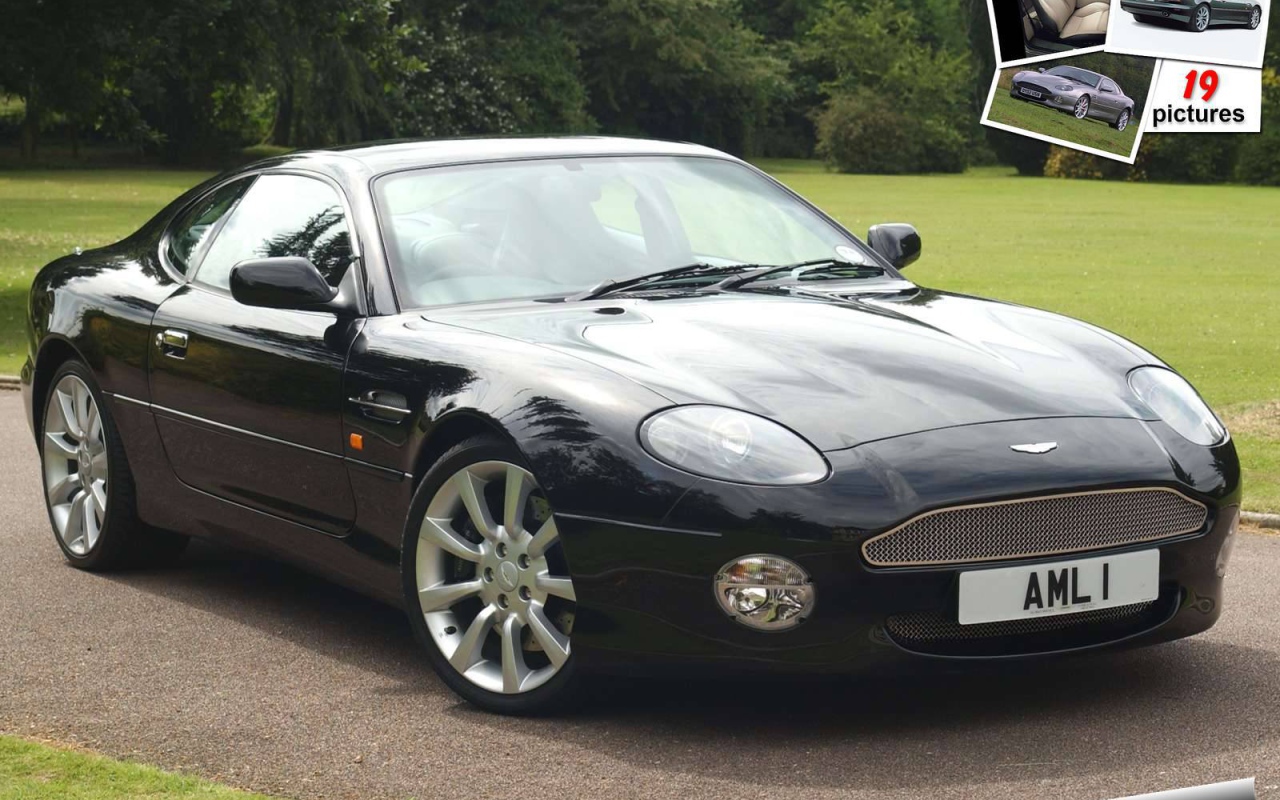 Красивый автомобиль Aston Martin db7 в Москве