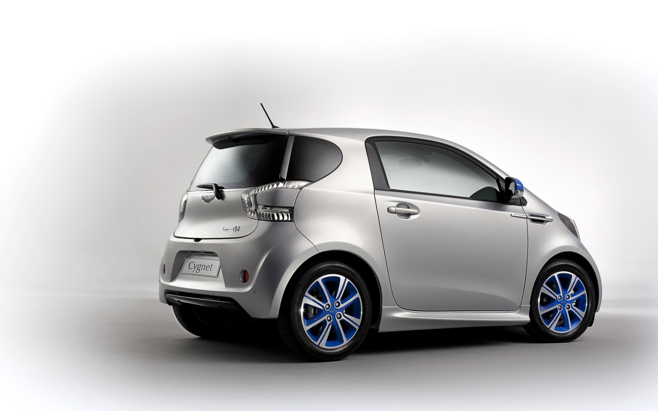 Дизайн автомобиля Aston Martin cygnet