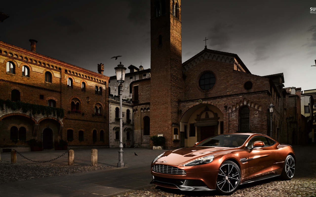 Новый автомобиль Aston Martin vanquish