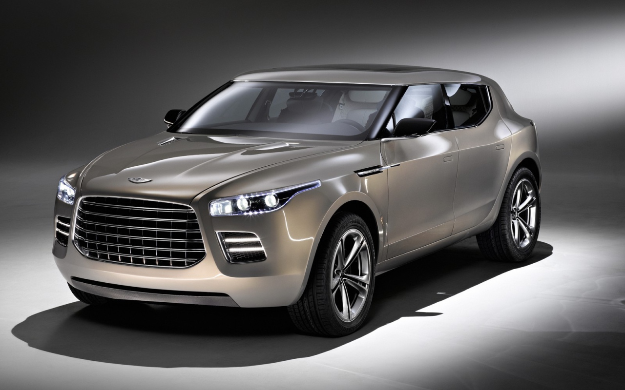Надежная машина Aston Martin lagonda