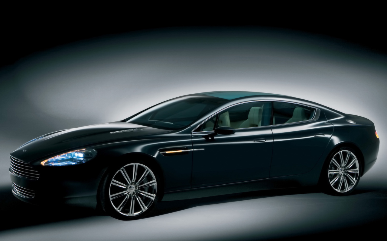 Надежный автомобиль Aston Martin rapide