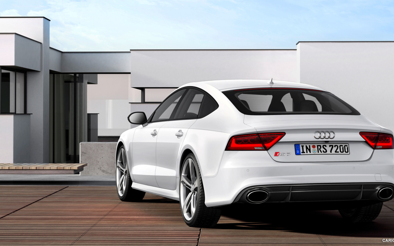 Красивый автомобиль Audi rs7 в Москве