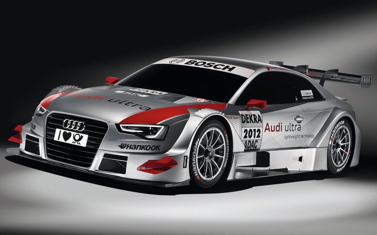 Автомобиль марки Audi модели a5