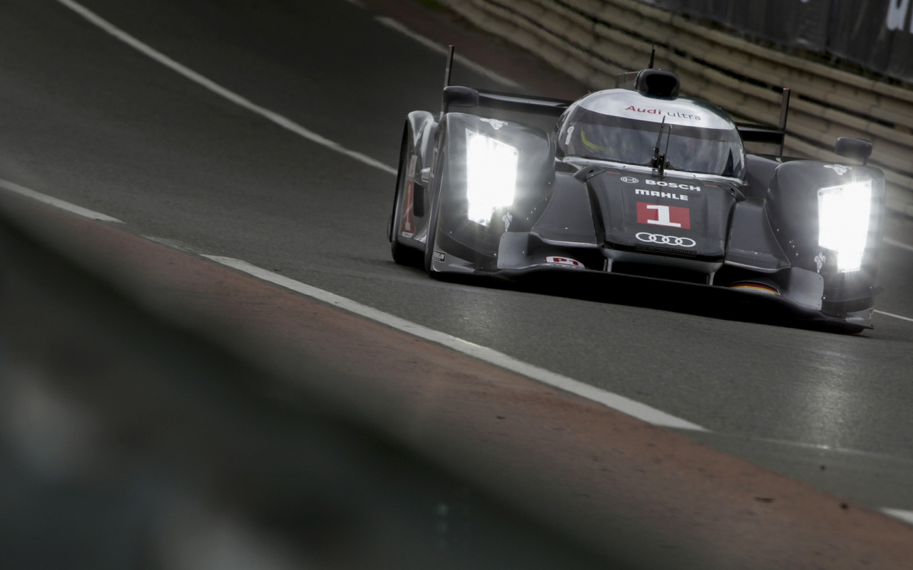 Автомобиль марки Audi модели tdi