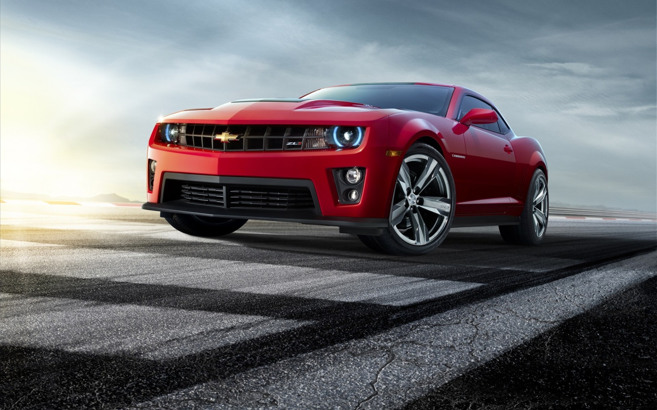 Красный Chevrolet Camaro ZL1