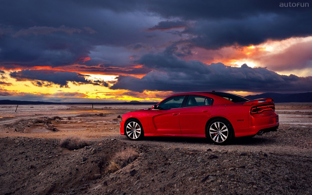 Dodge вечером у моря