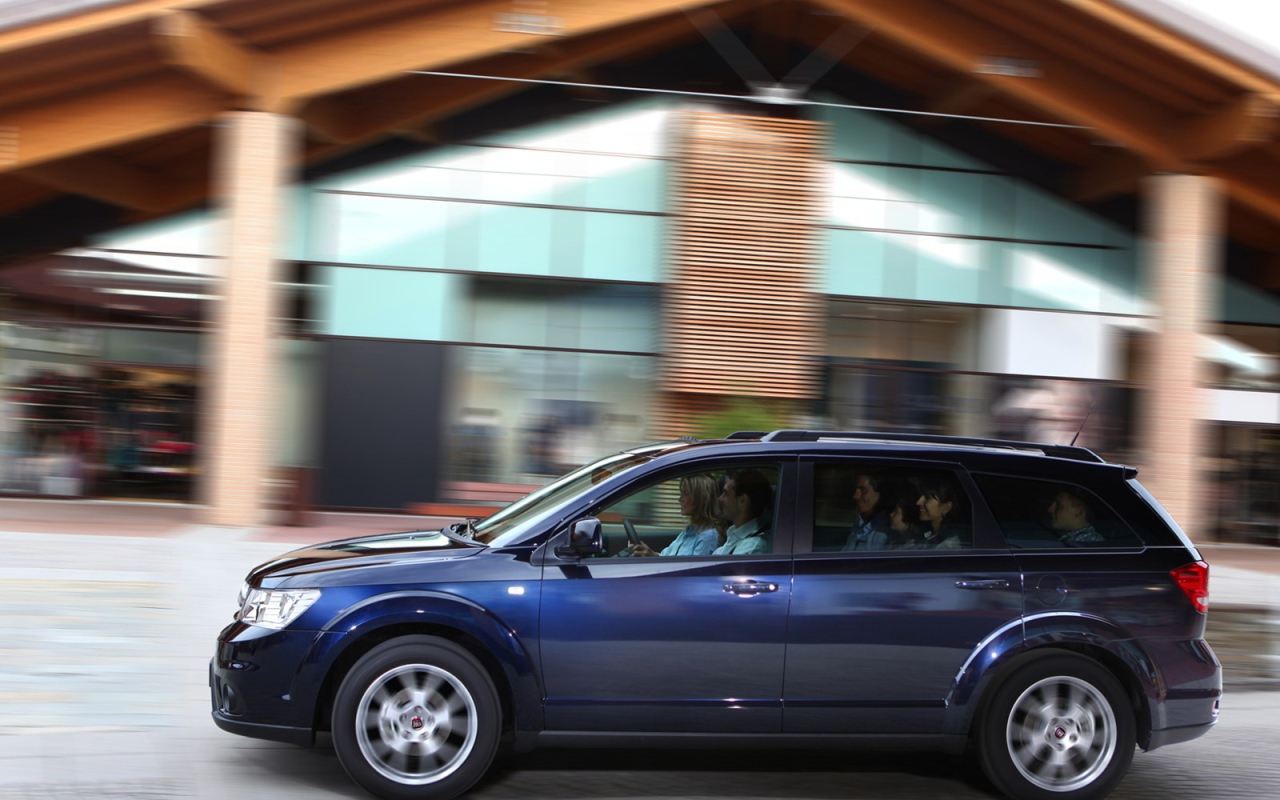 Автомобиль марки Fiat модели Freemont