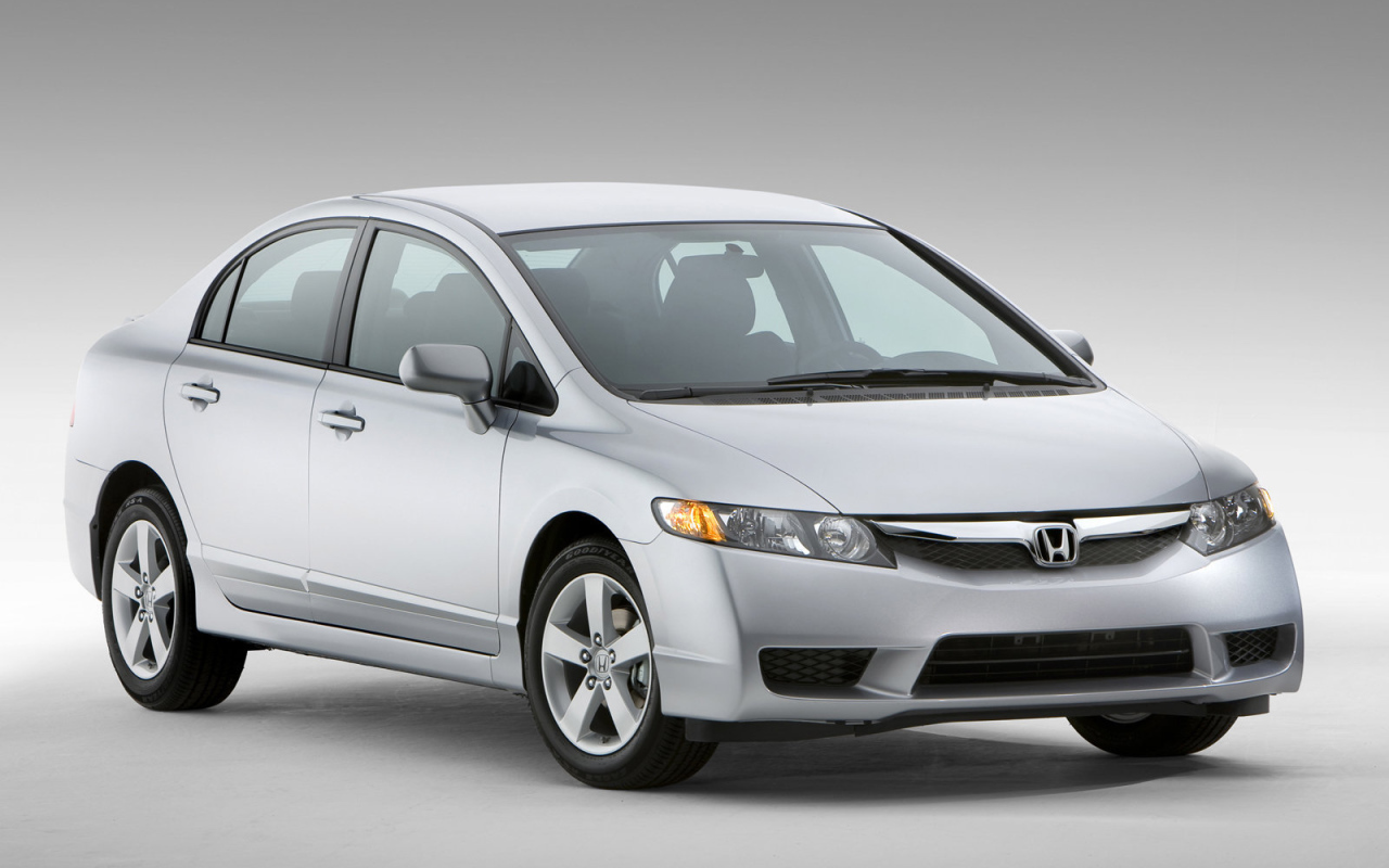 Новая машина Honda Civic 4D