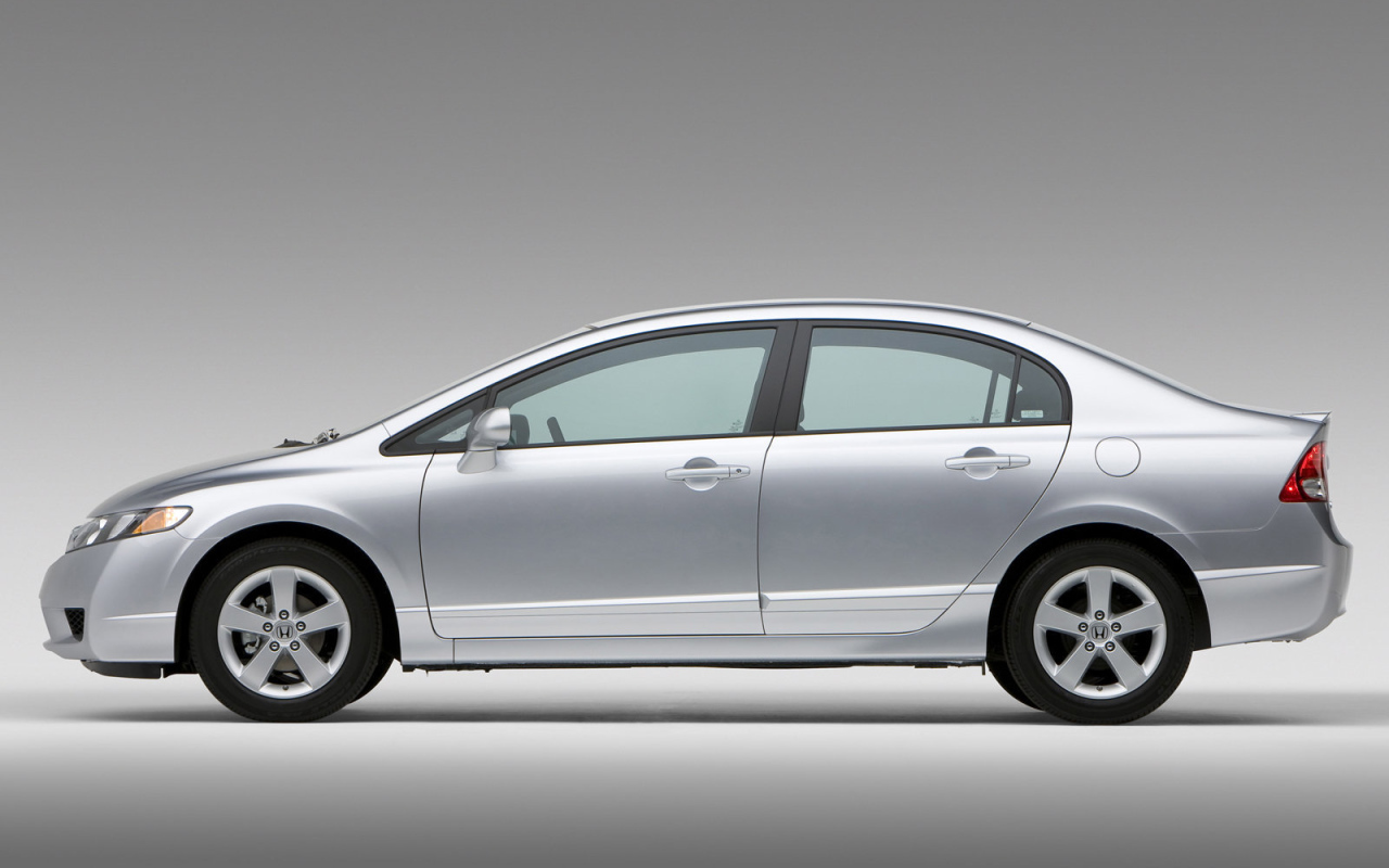 Надежная машина Honda Civic 4D