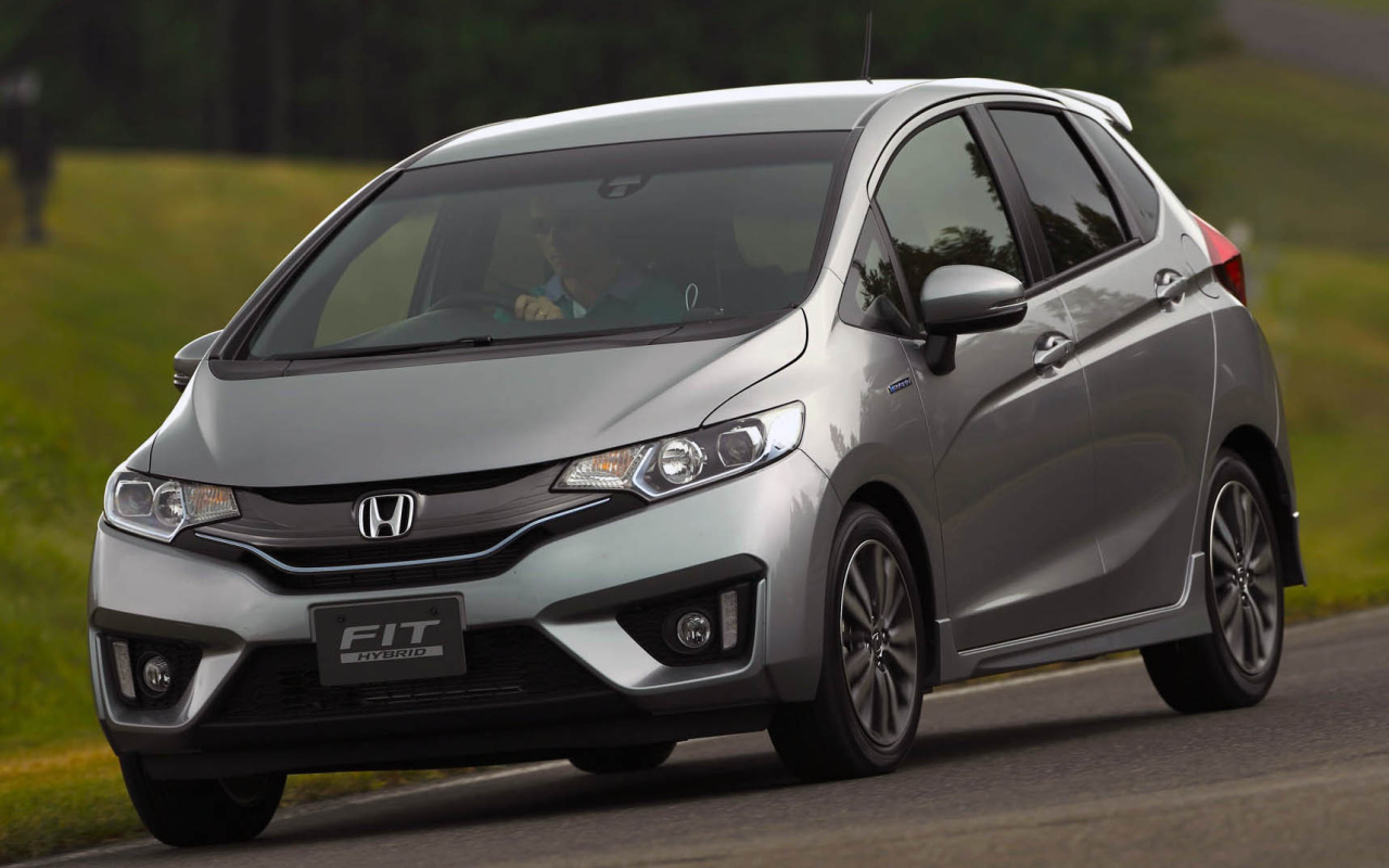 Тест драйв автомобиля Honda Fit 2014