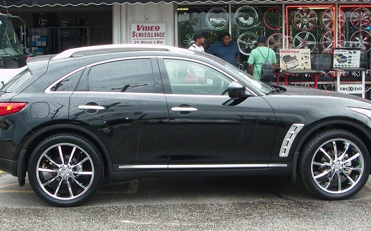 Infiniti FX35 в городе