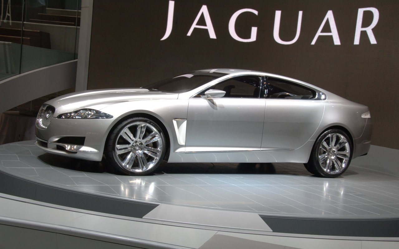 Премьера Jaguar XF