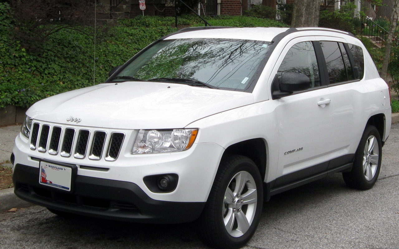 Белый Jeep Compass