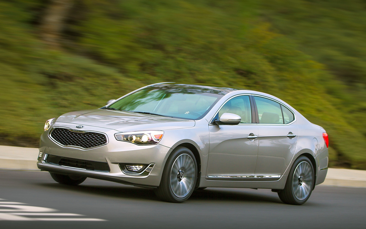 Новая машина Kia Cadenza 2014 года