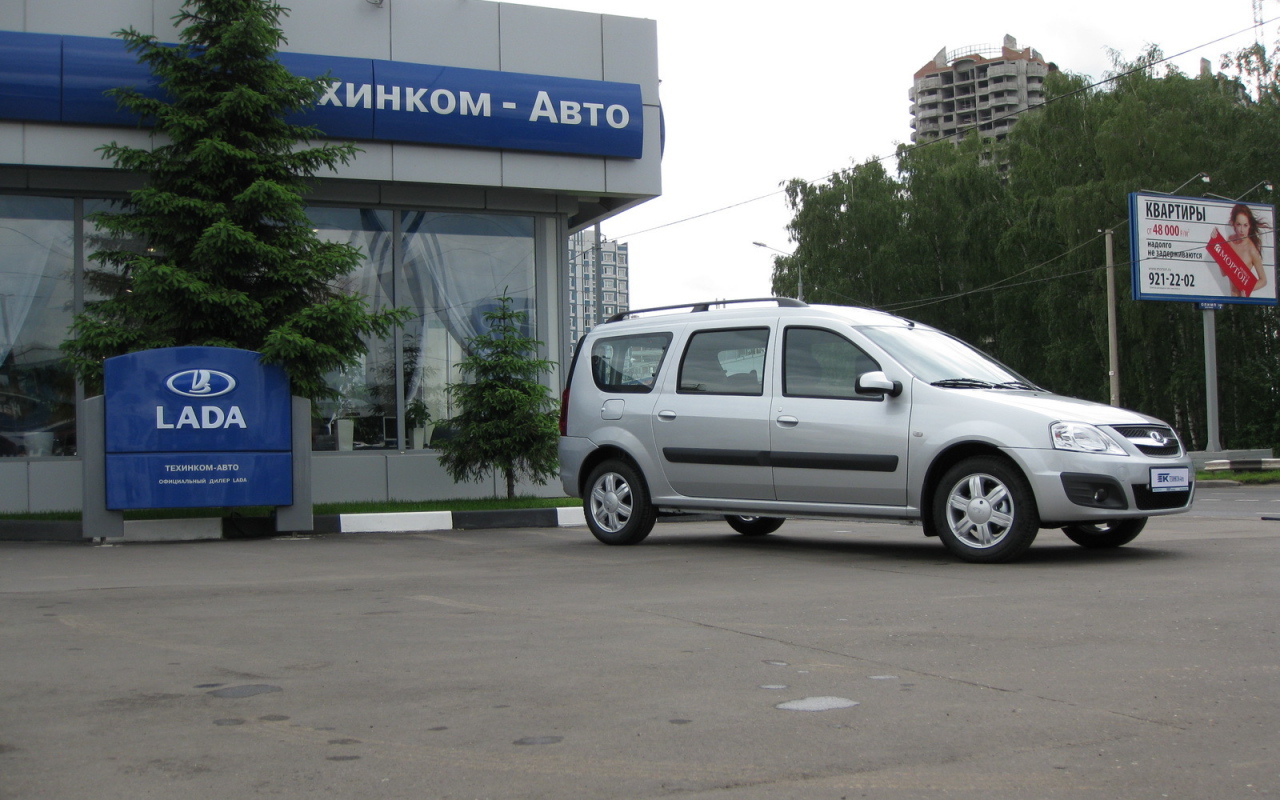 Lada Largus в городе