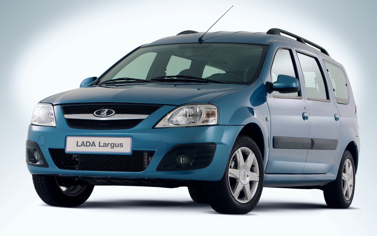 Бирюзовая Lada Largus