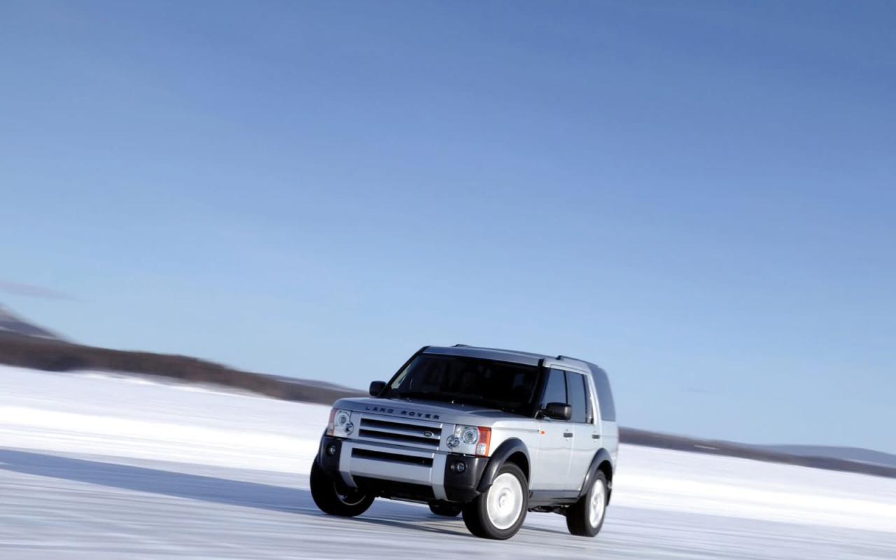  Красивый автомобиль Land Rover Discovery 3
