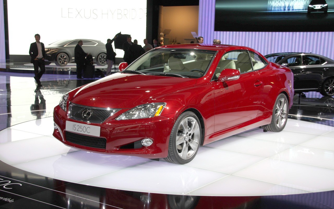 Премьера Lexus IS 250
