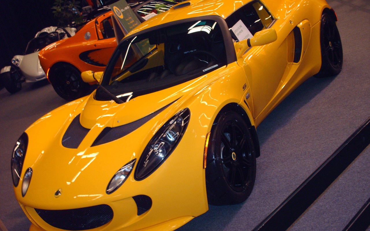 Желтый Lotus Elise
