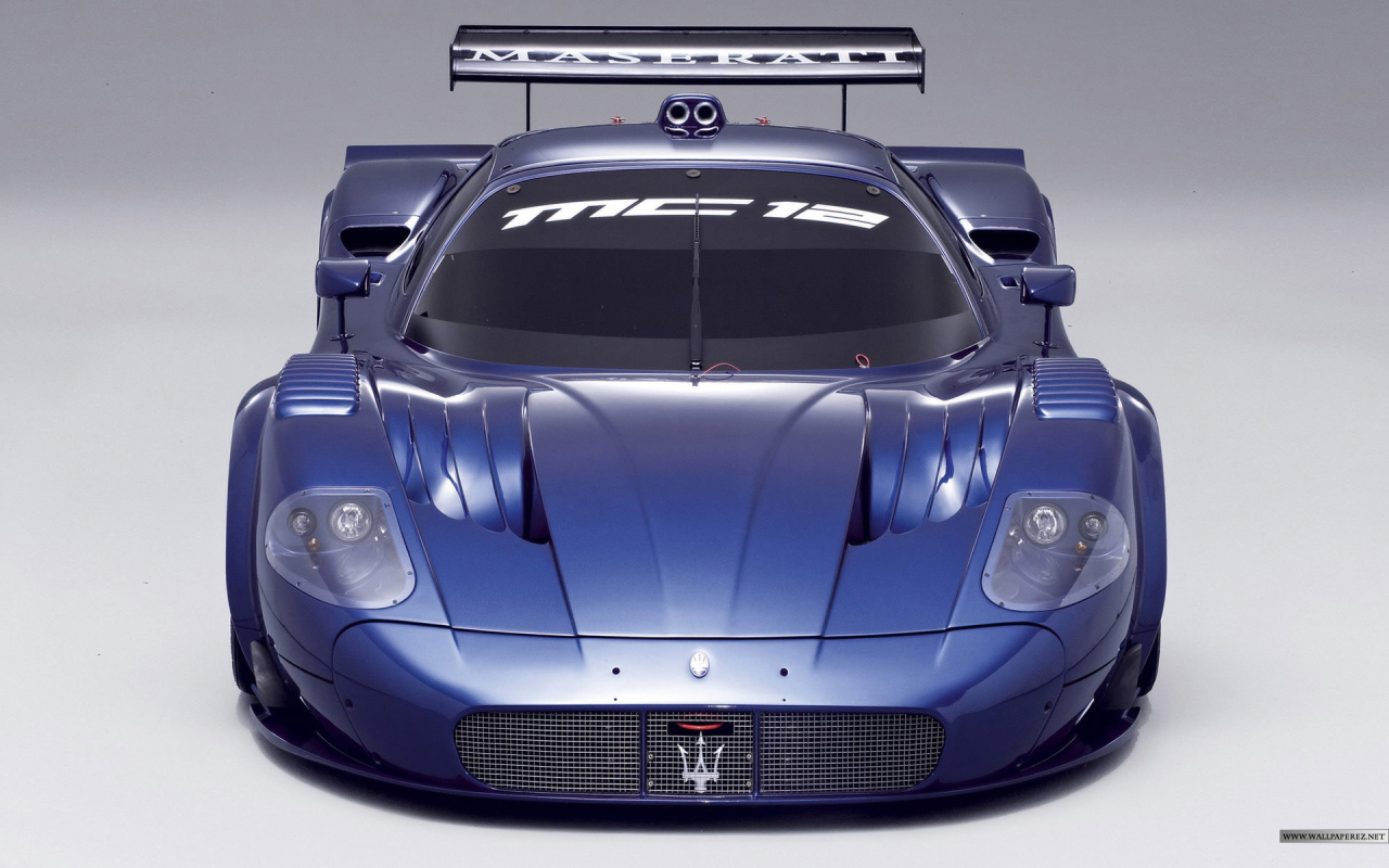 Автомобиль марки Maserati модели MC12