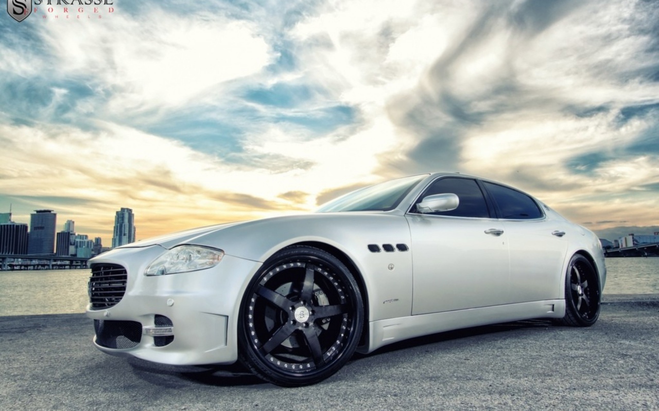 Новый автомобиль Maserati Quattroporte