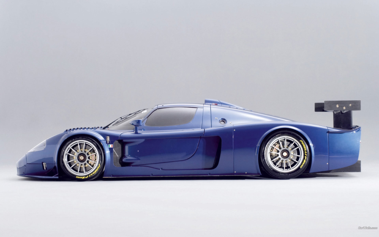 Надежный автомобиль Maserati MC12