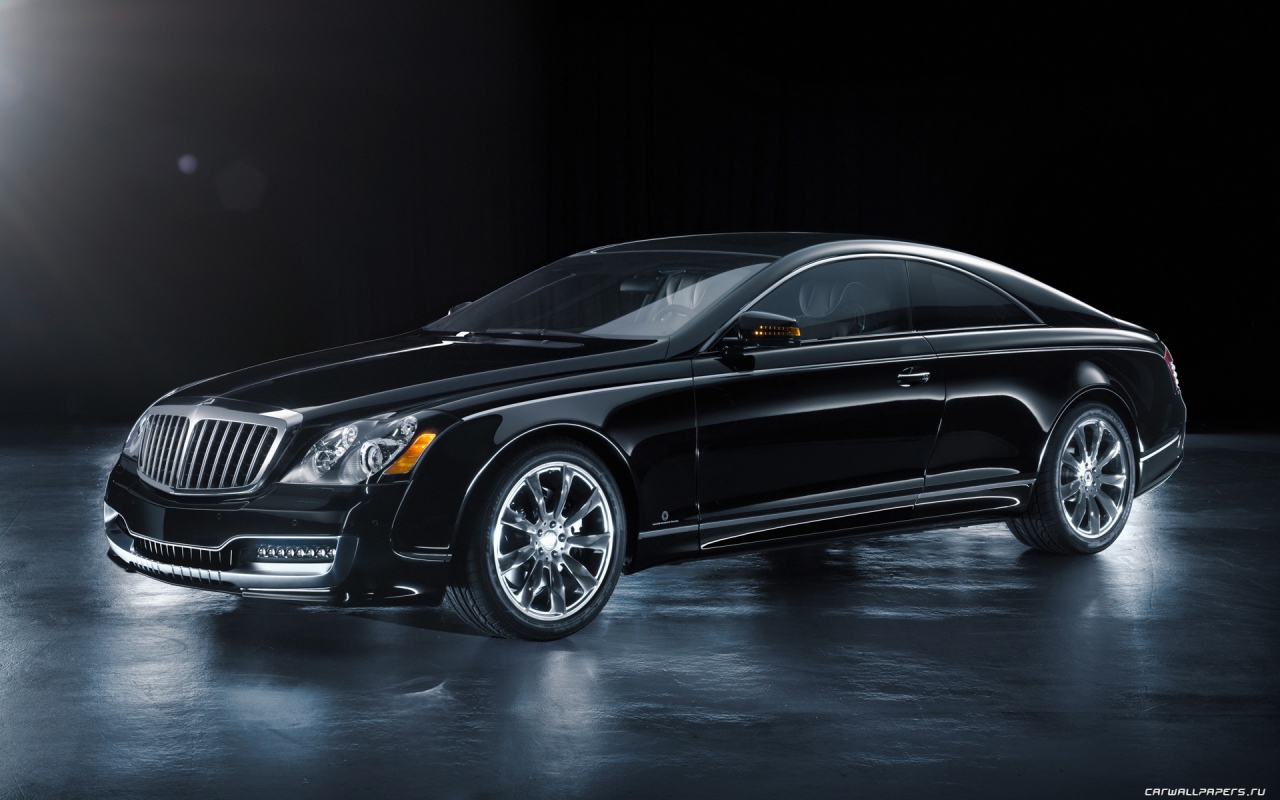 Красивый автомобиль Maybach  57