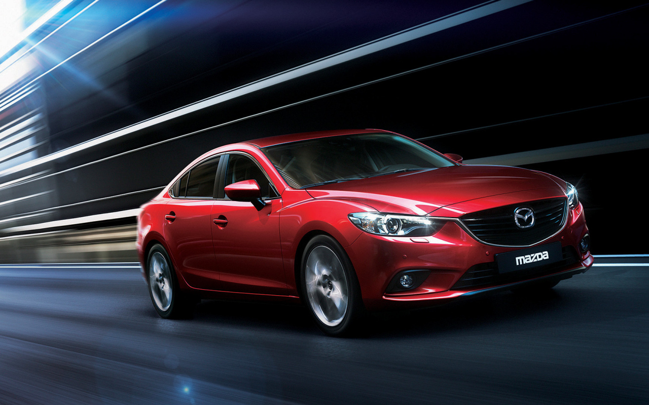 Красивый автомобиль Mazda 6 в Москве