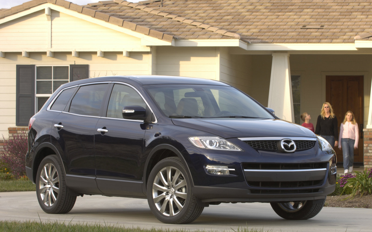 Автомобиль марки Mazda модели CX 9