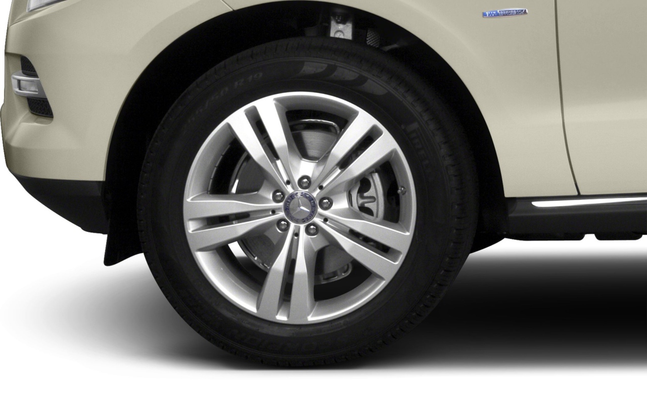 Тест драйв автомобиля Mercedes V-Class 2014