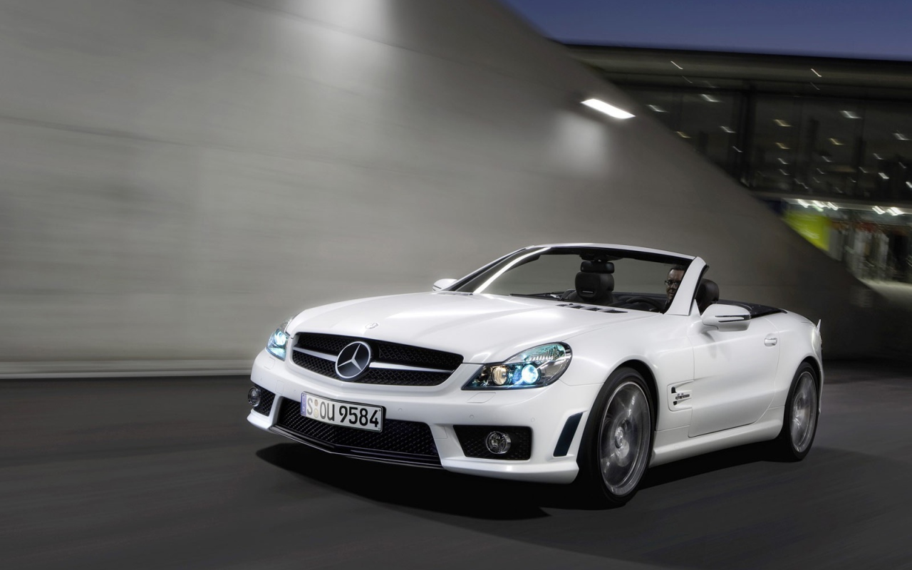 Белый Мерседес кабриолет