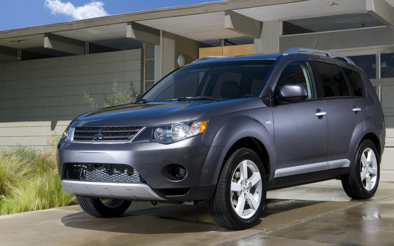 Надежный автомобиль Mitsubishi Outlander