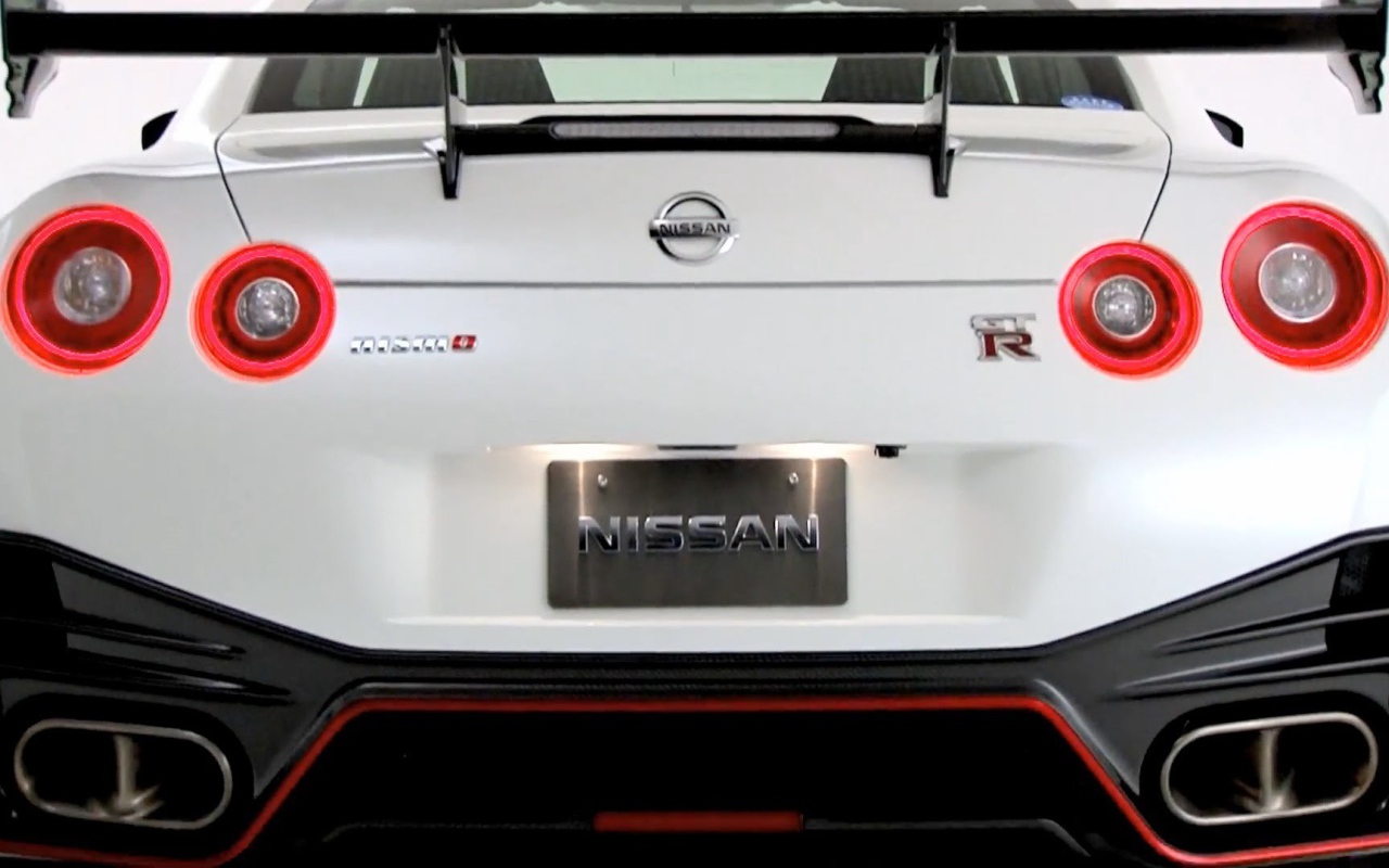 Дизайн автомобиля Nissan GT-R Nismo 2014