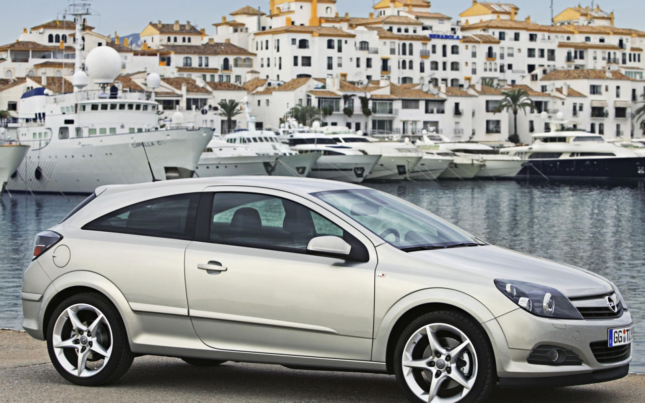 Тест драйв автомобиля Opel Astra GTC