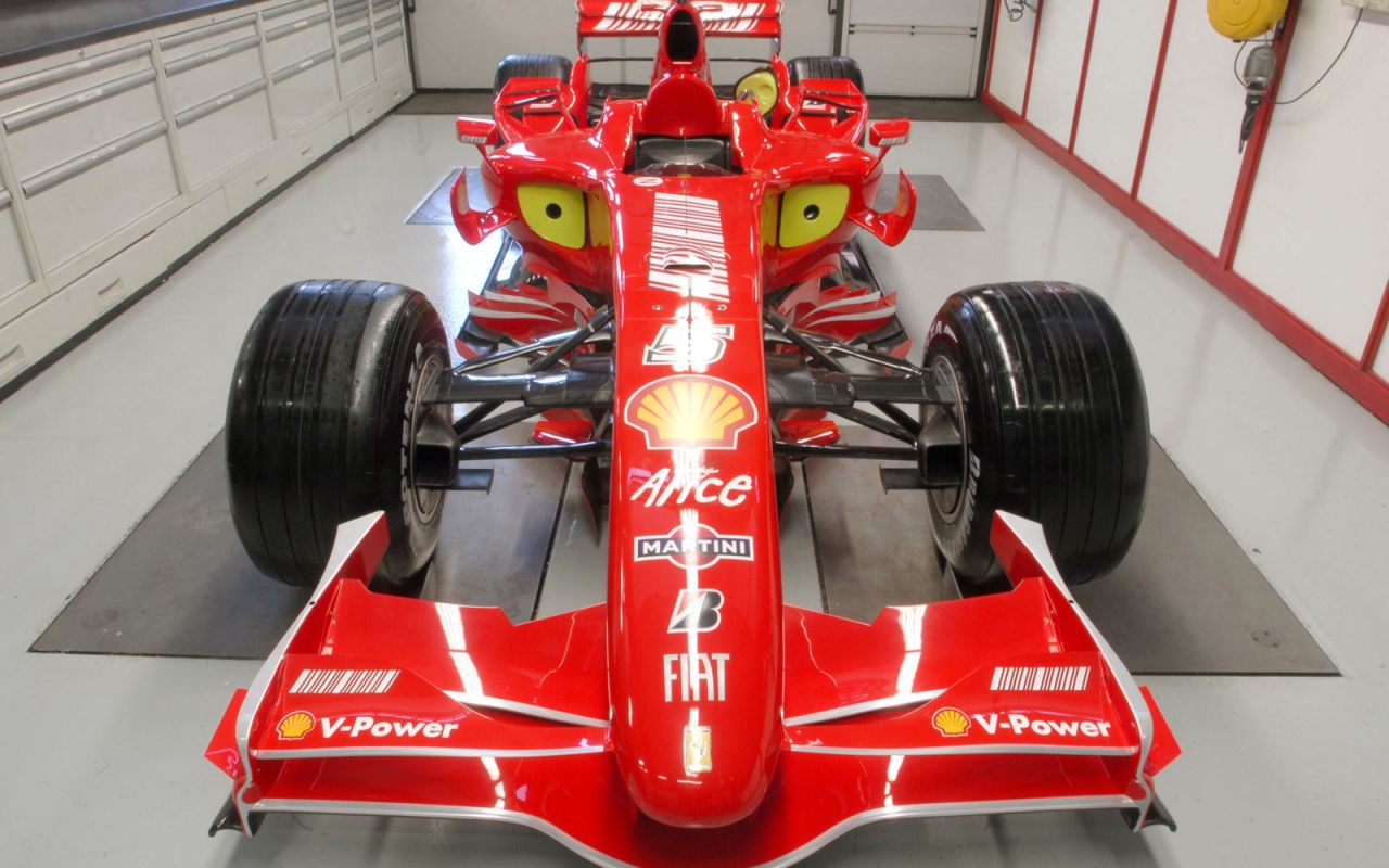 Формула один на стоянке