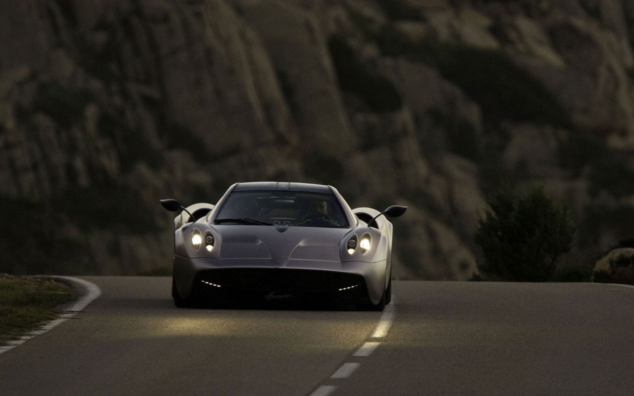 Фото автомобиля Pagani Huayra