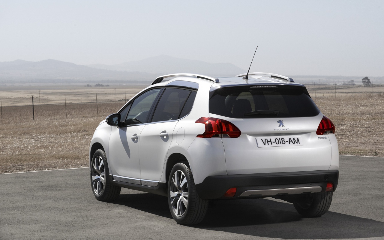 Красивый автомобиль Peugeot 6008 2014  в Москве