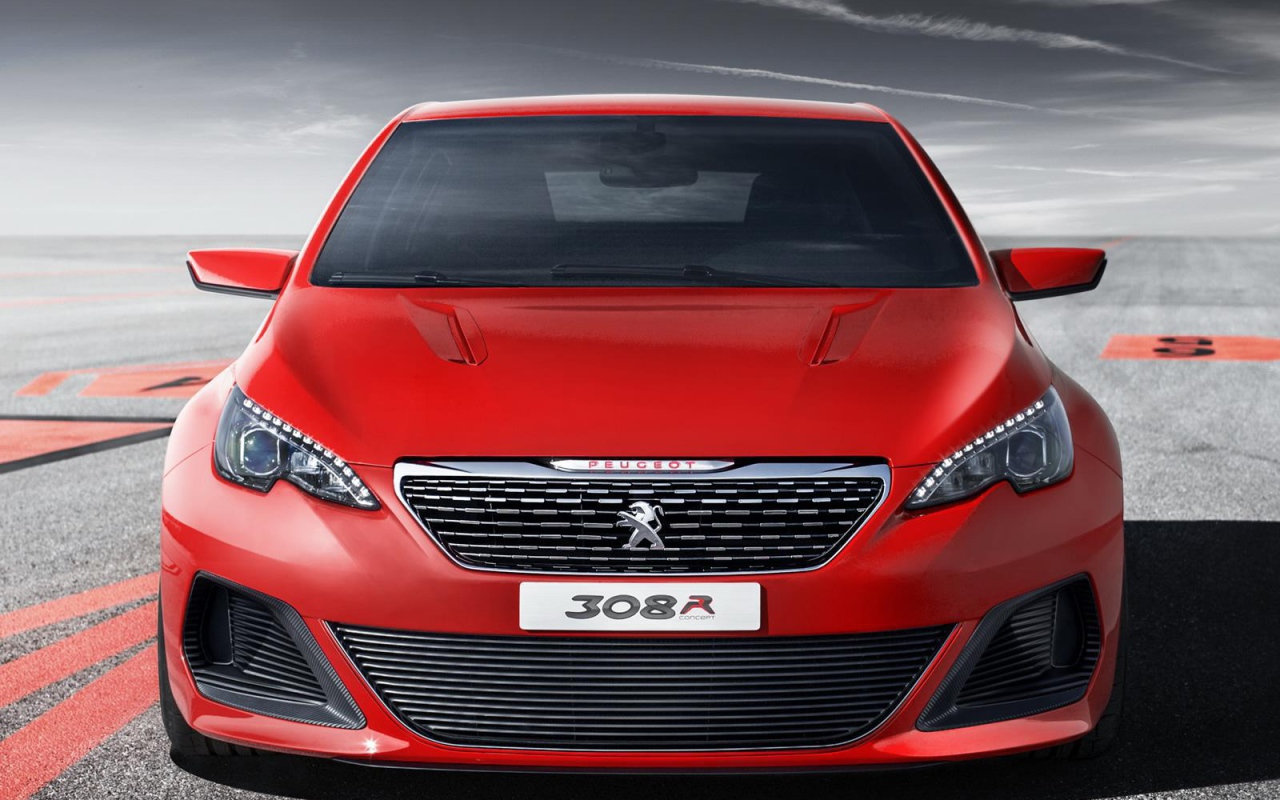 Красный Peugeot 308