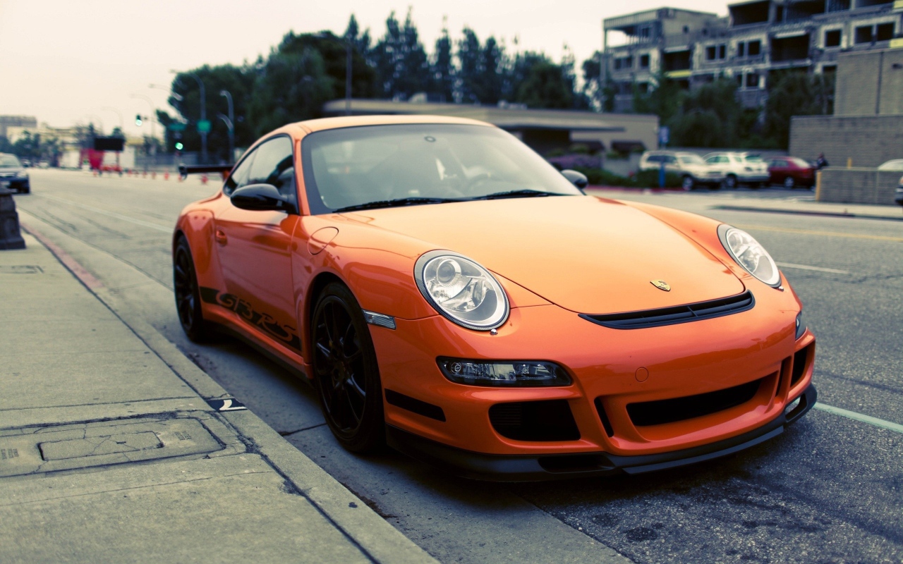 Оранжевый Porsche gt3