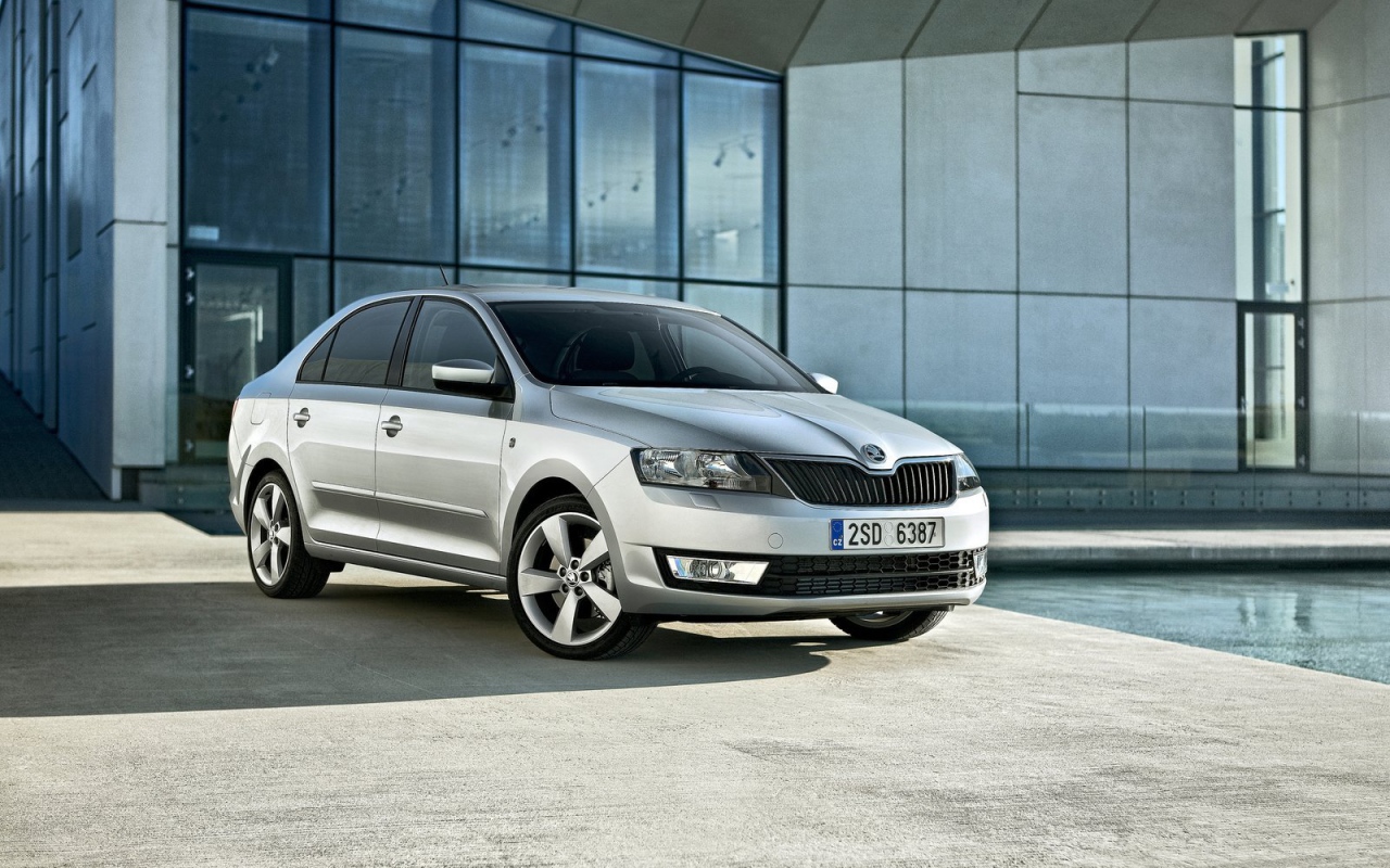 Красивый автомобиль Skoda Rapid