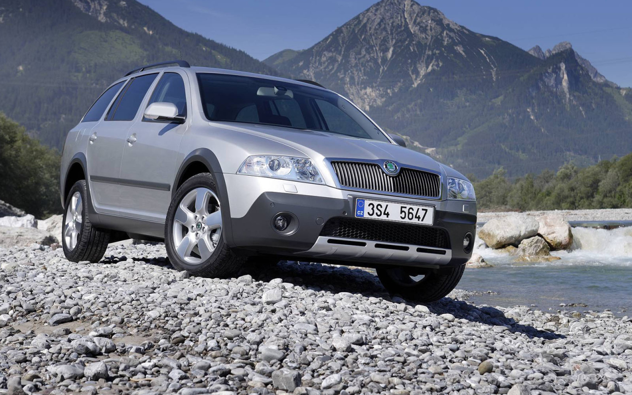 Надежный автомобиль Skoda Octavia Scout 2014