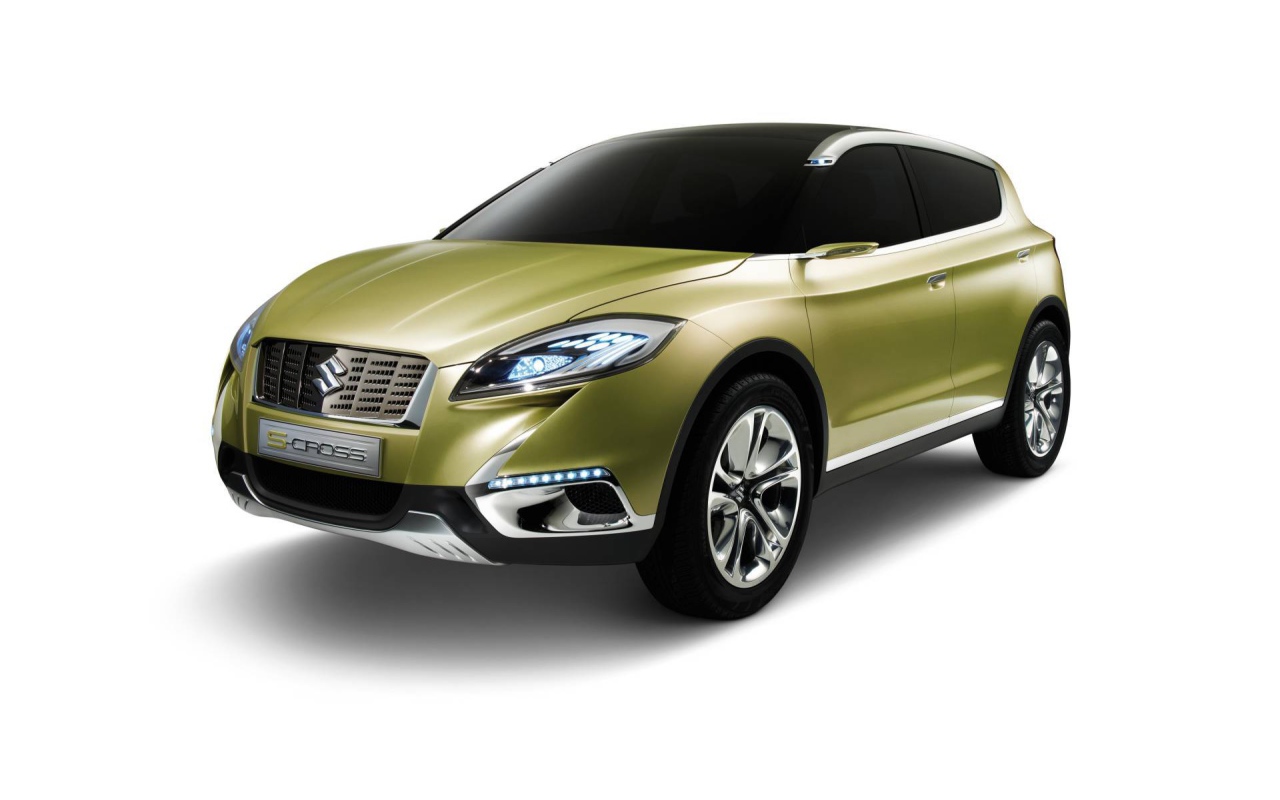 Красивый автомобиль Suzuki S-Cross 2014
