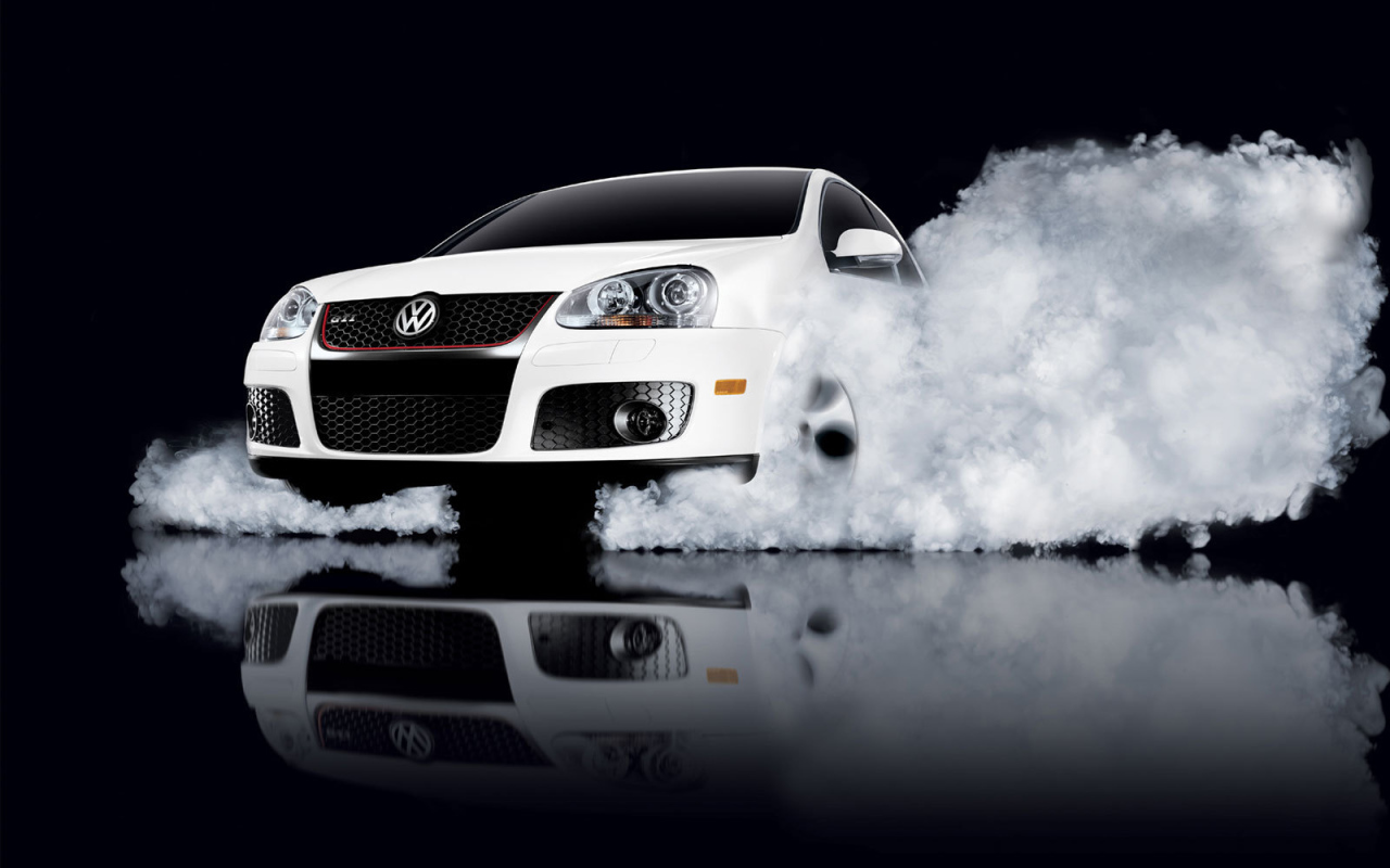 Автомобиль марки Volkswagen модели Golf