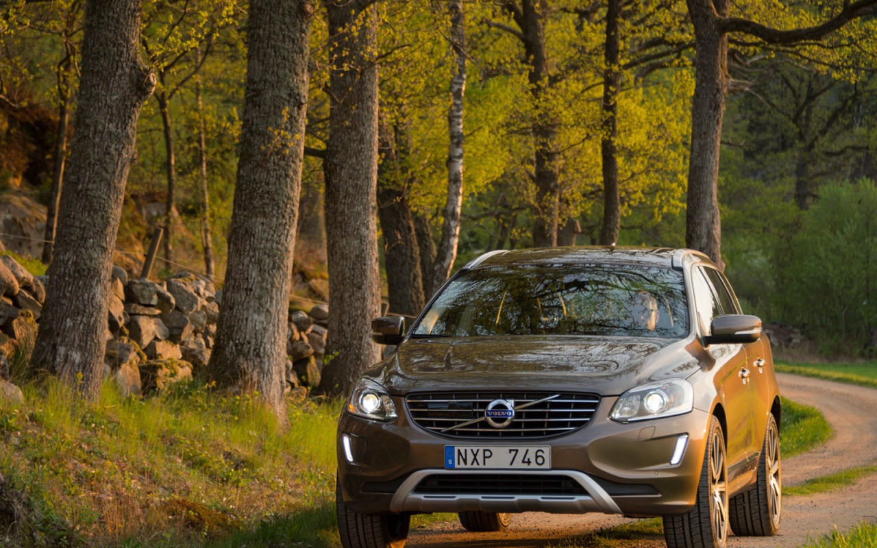 Красивый автомобиль Volvo xc60 в Москве