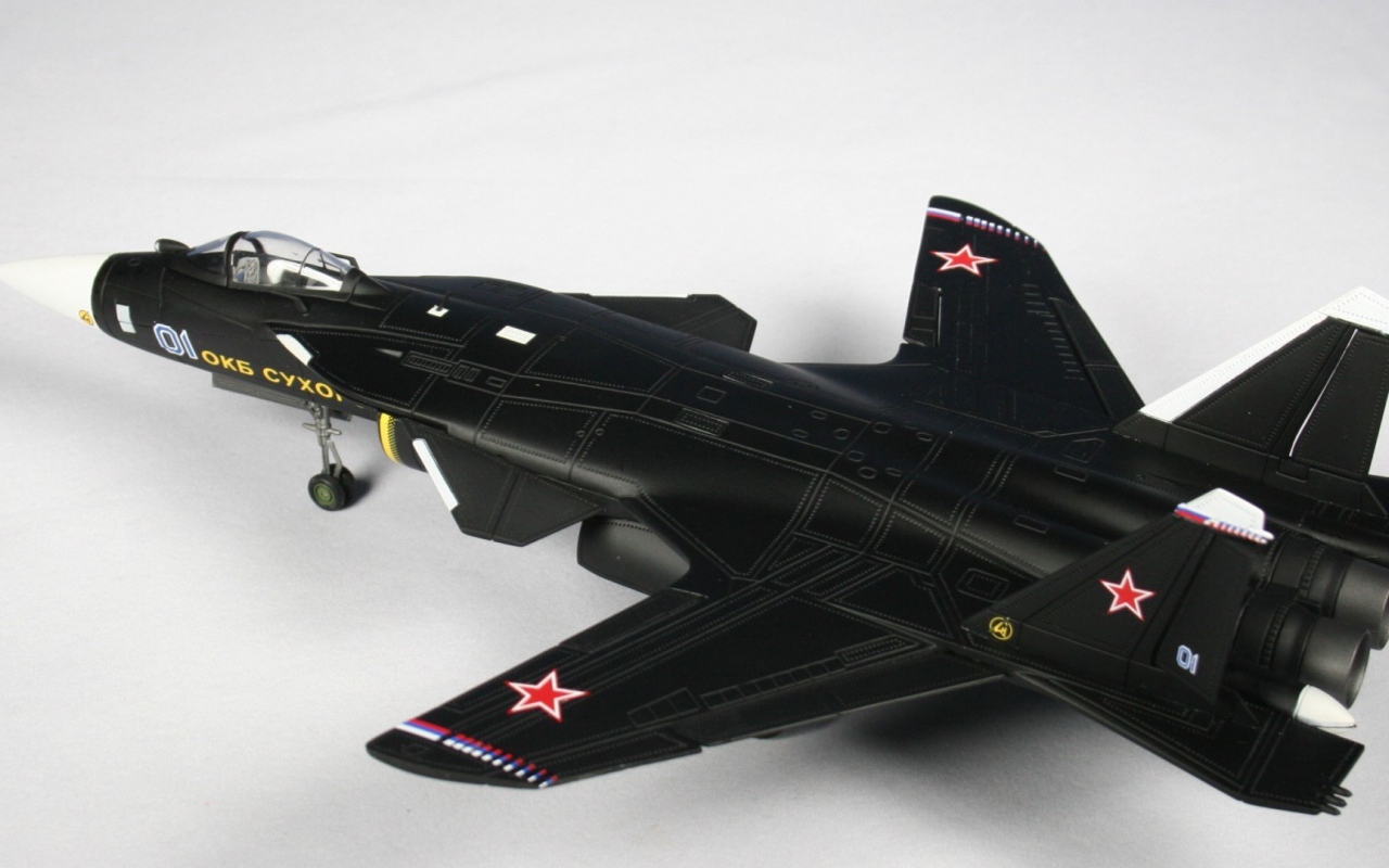 Модель нового истребителя