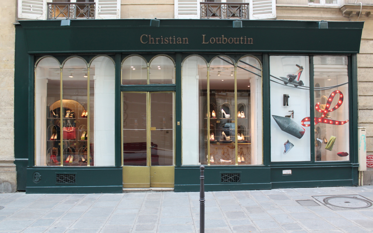 Бутик Christian Louboutin