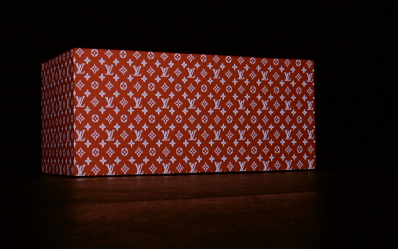 Упаковка подарка Louis Vuitton