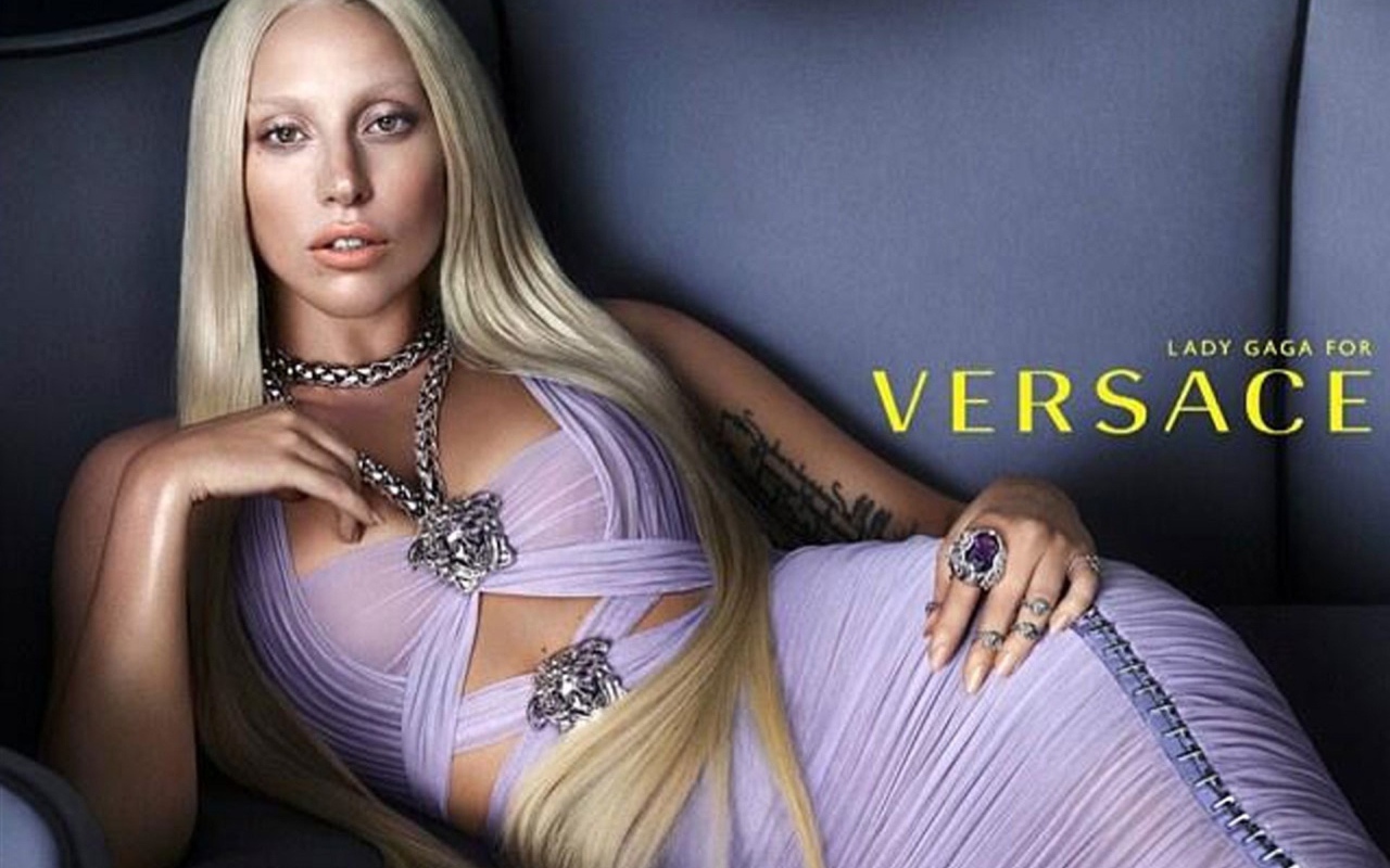 Леди Гага для Versace